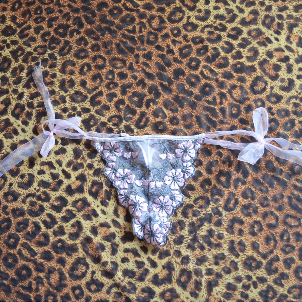 Embroidered cherries VS thong
